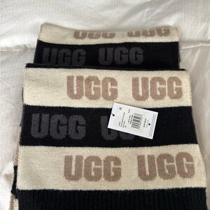 UGG Graphic Logo Scarf in Black and Cream
